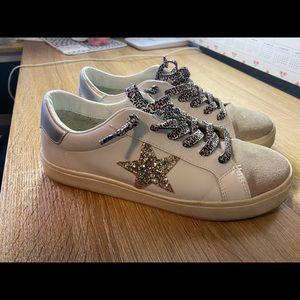 Steve Madden Slip On Sneakers with Leopard Laces and Glitter Gold Star Size 8